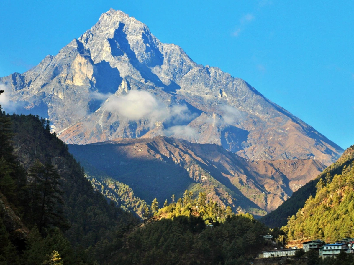 Khumbila peak