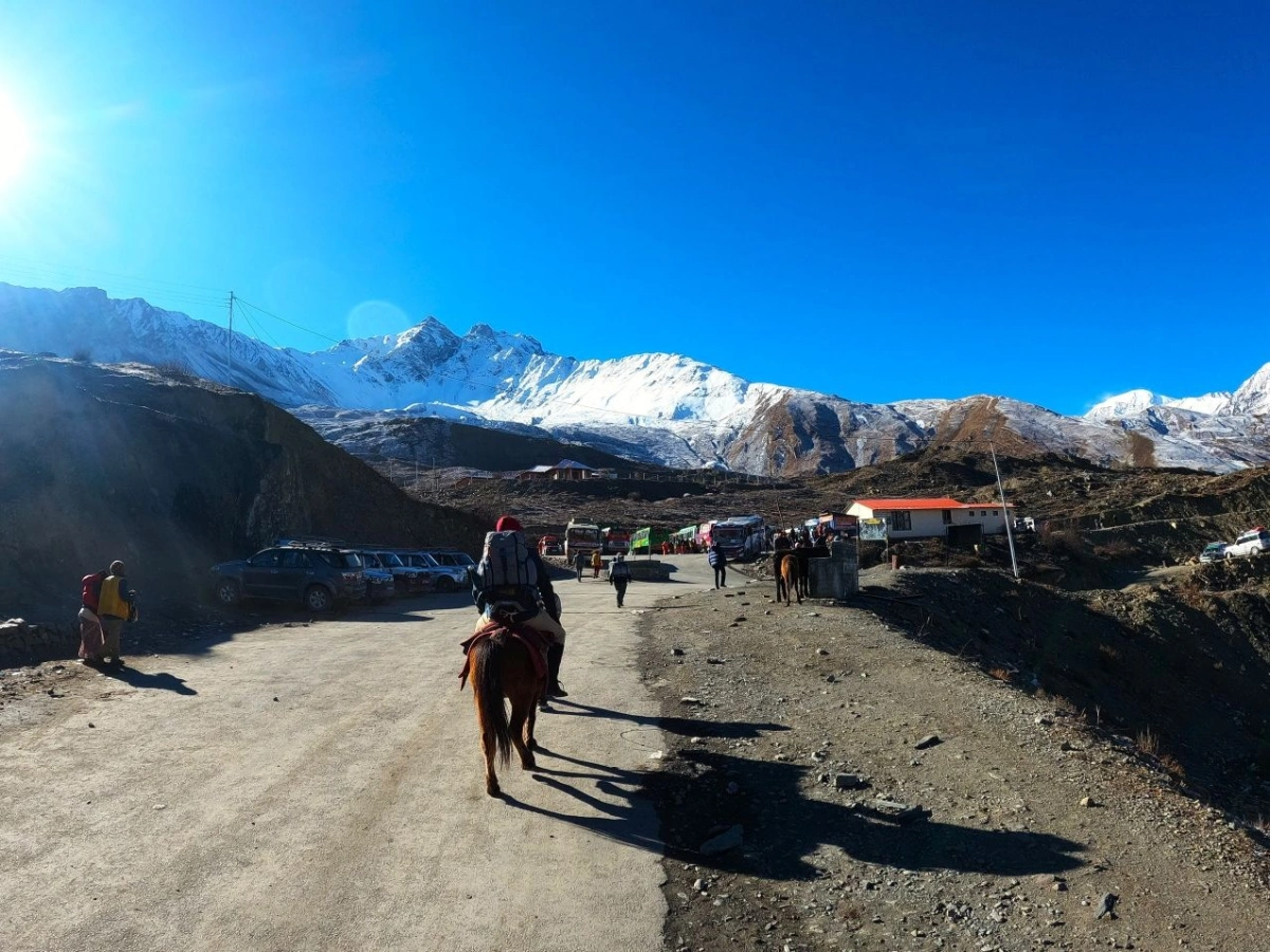 mustang-horse-riding-trek-tour