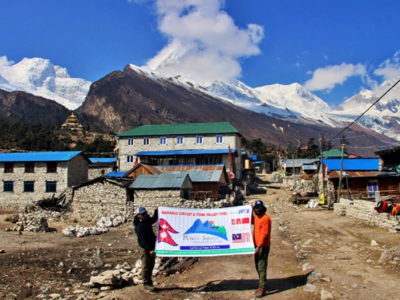 Manaslu circuit and Tsum valley trek